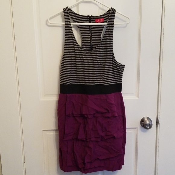 Racerback dress with ruffled bottom - Picture 1 of 5